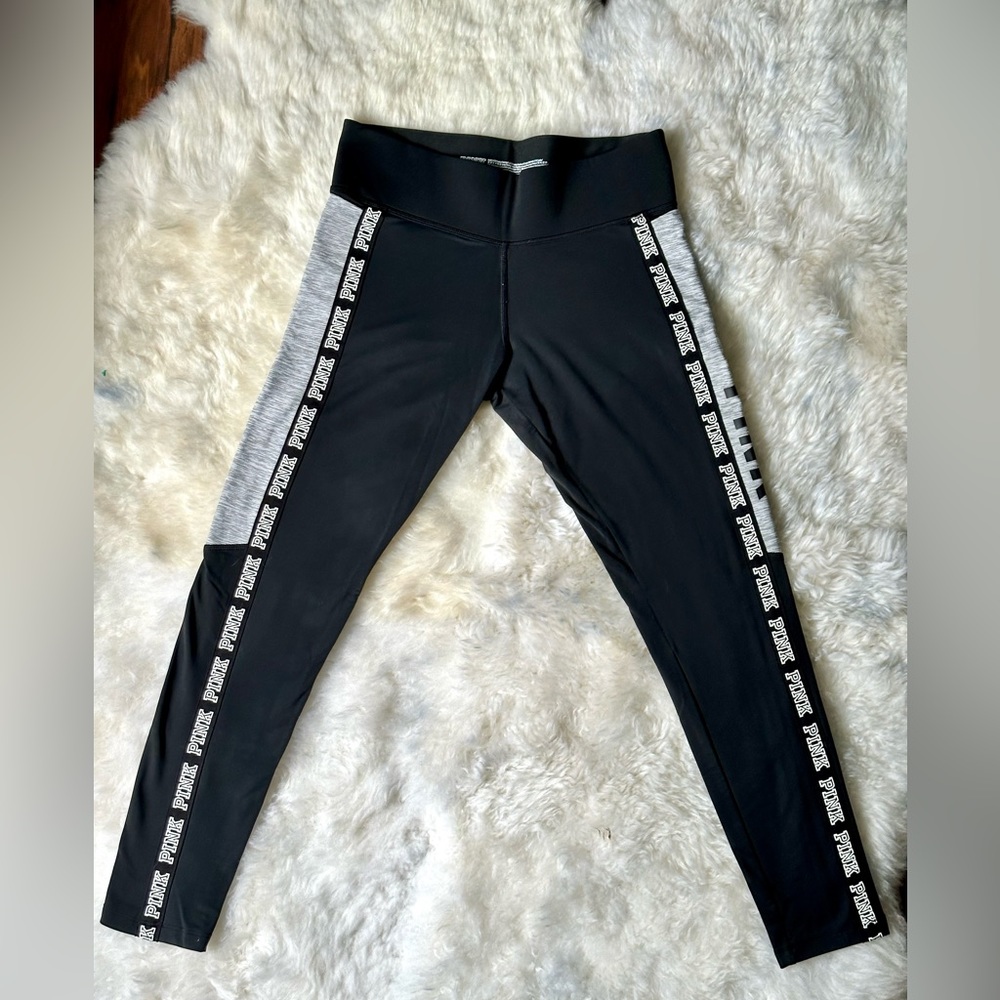 PINK Leggings w/pockets Size Medium
